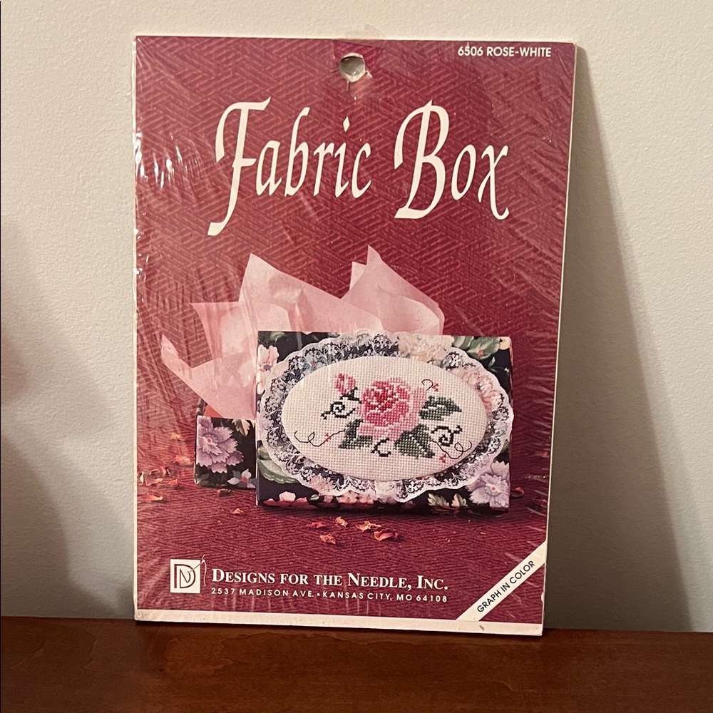 Designs for the Needle Fabric Box - Rose and White
